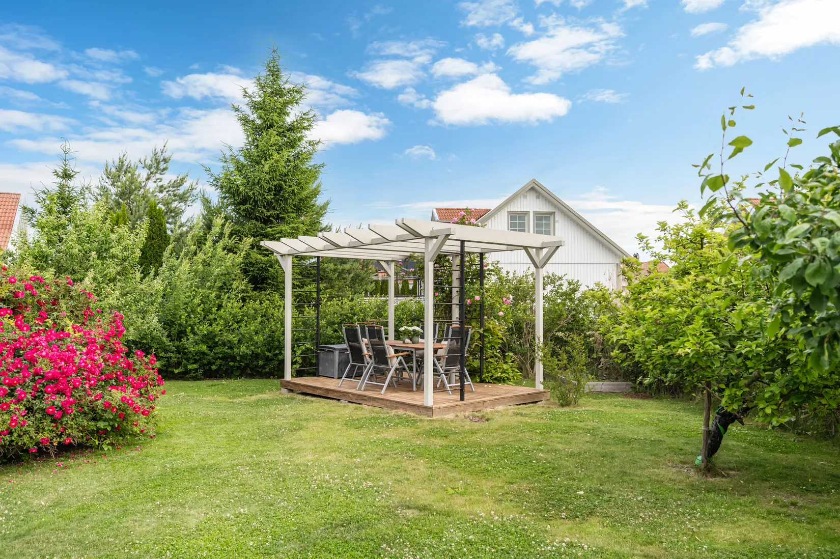 Villa, Spaljévägen 9, Bro/Rosenängarna, Upplands-Bro