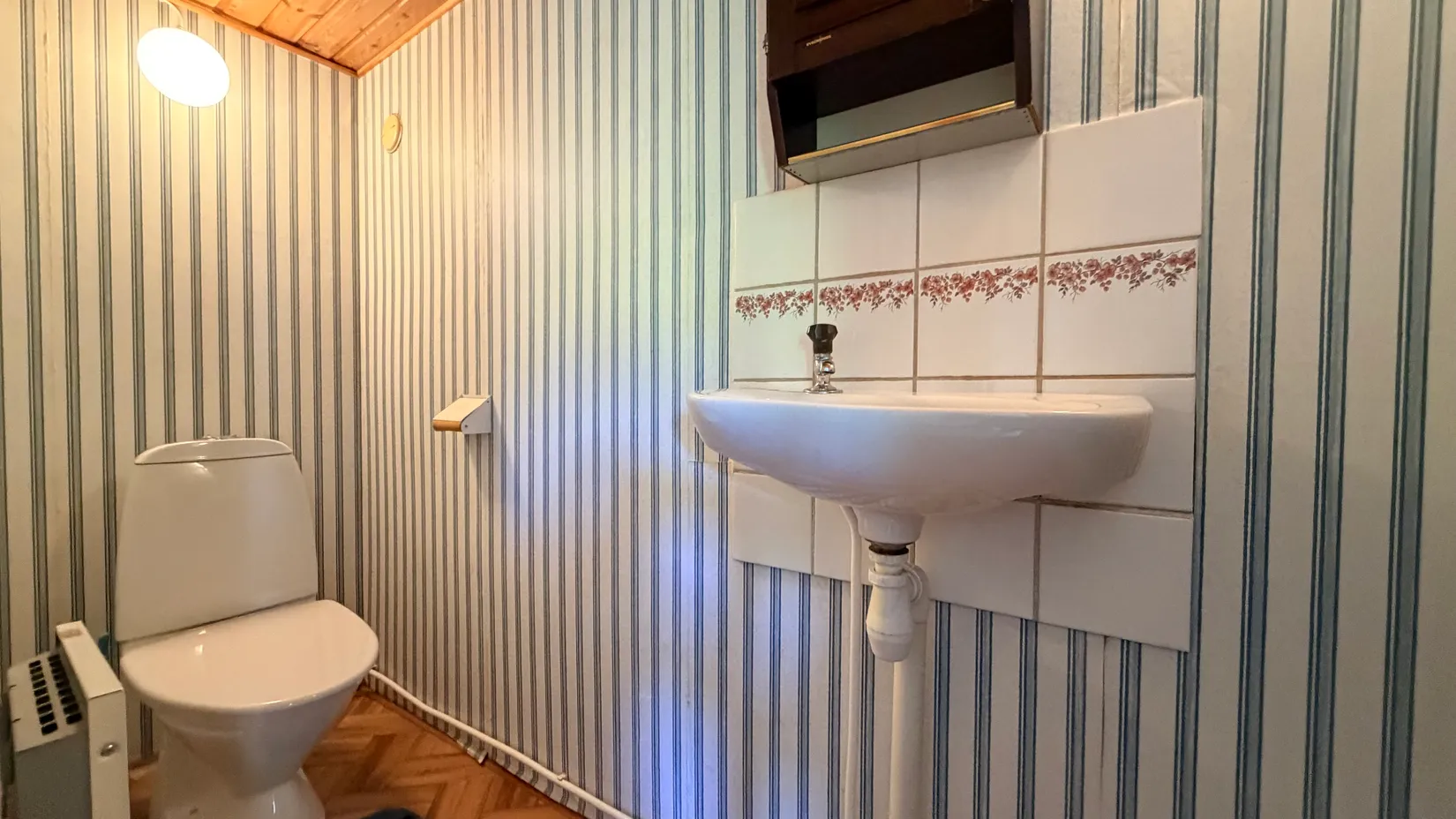Fritidshus, Azaleagången 10, Torpa koloniförening, Göteborg