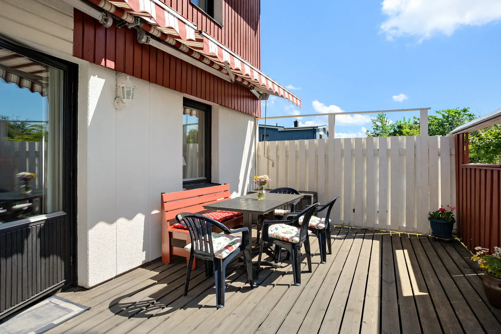 Villa, Radhus, Gitarrvägen 1, Viksjö, Järfälla