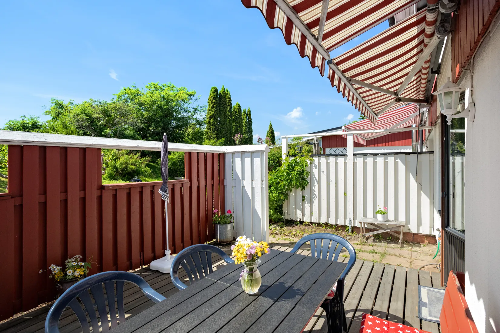 Villa, Radhus, Gitarrvägen 1, Viksjö, Järfälla