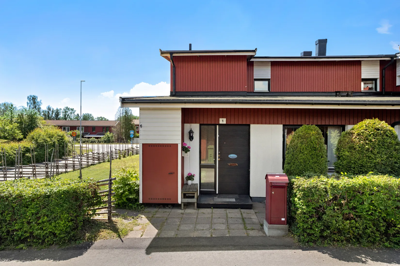 Villa, Radhus, Gitarrvägen 1, Viksjö, Järfälla