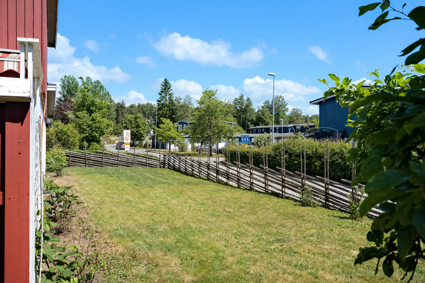 Villa, Radhus, Gitarrvägen 1, Viksjö, Järfälla