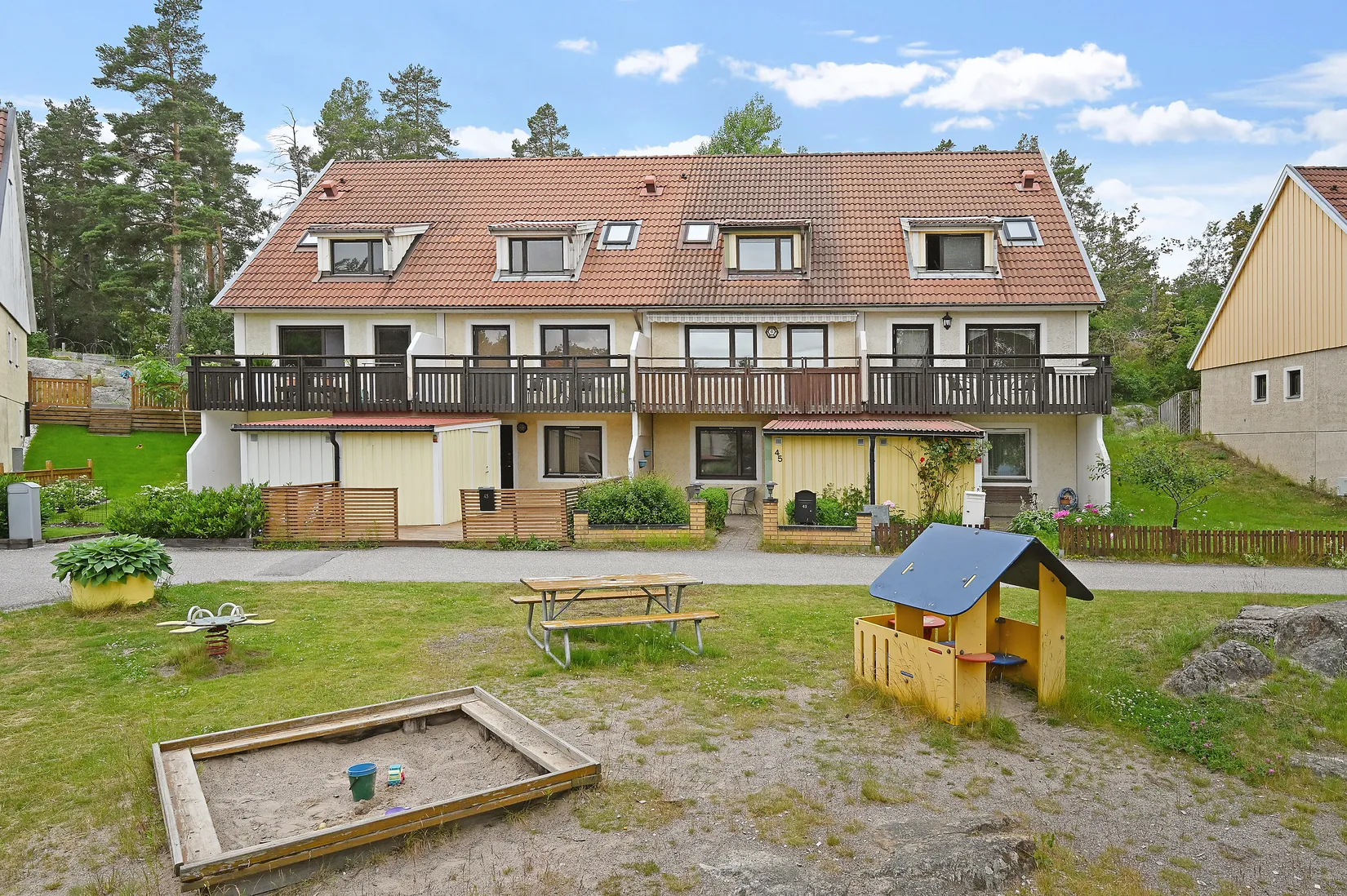 Radhus, Tenorvägen 45, Drevviksstrand, Huddinge