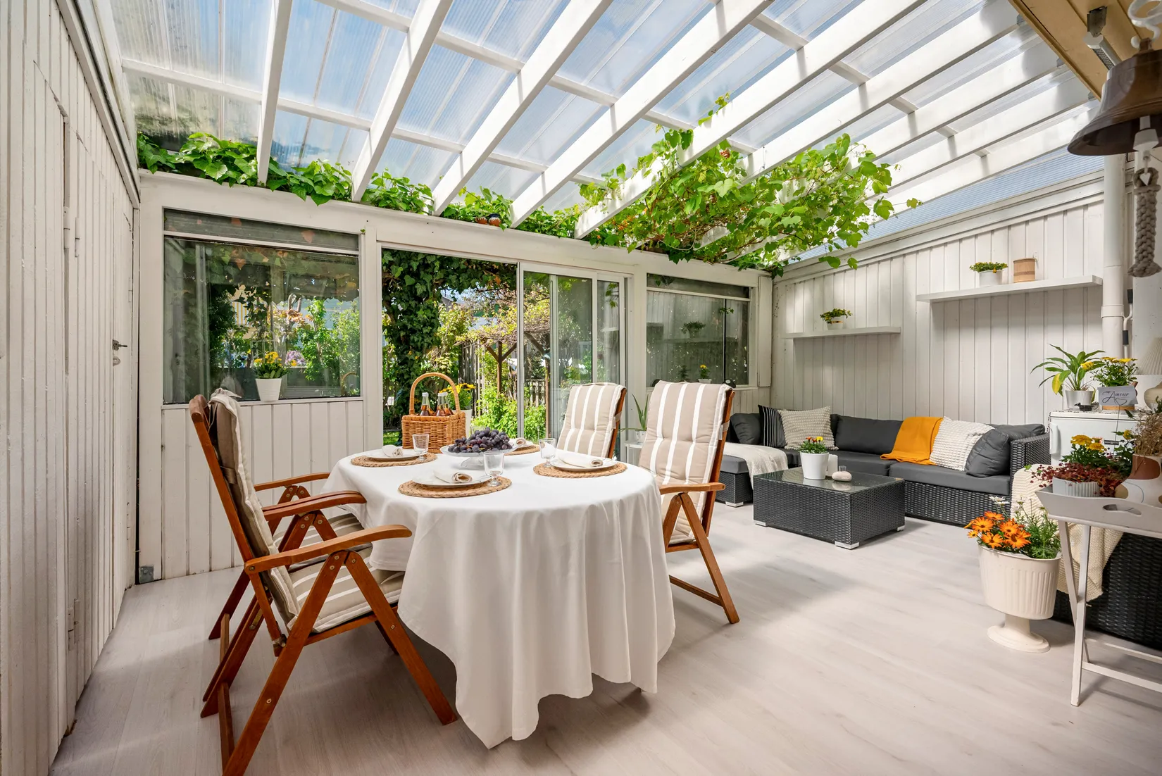 Villa, Radhus, Kärrgränd 10, Kälvesta, Stockholm