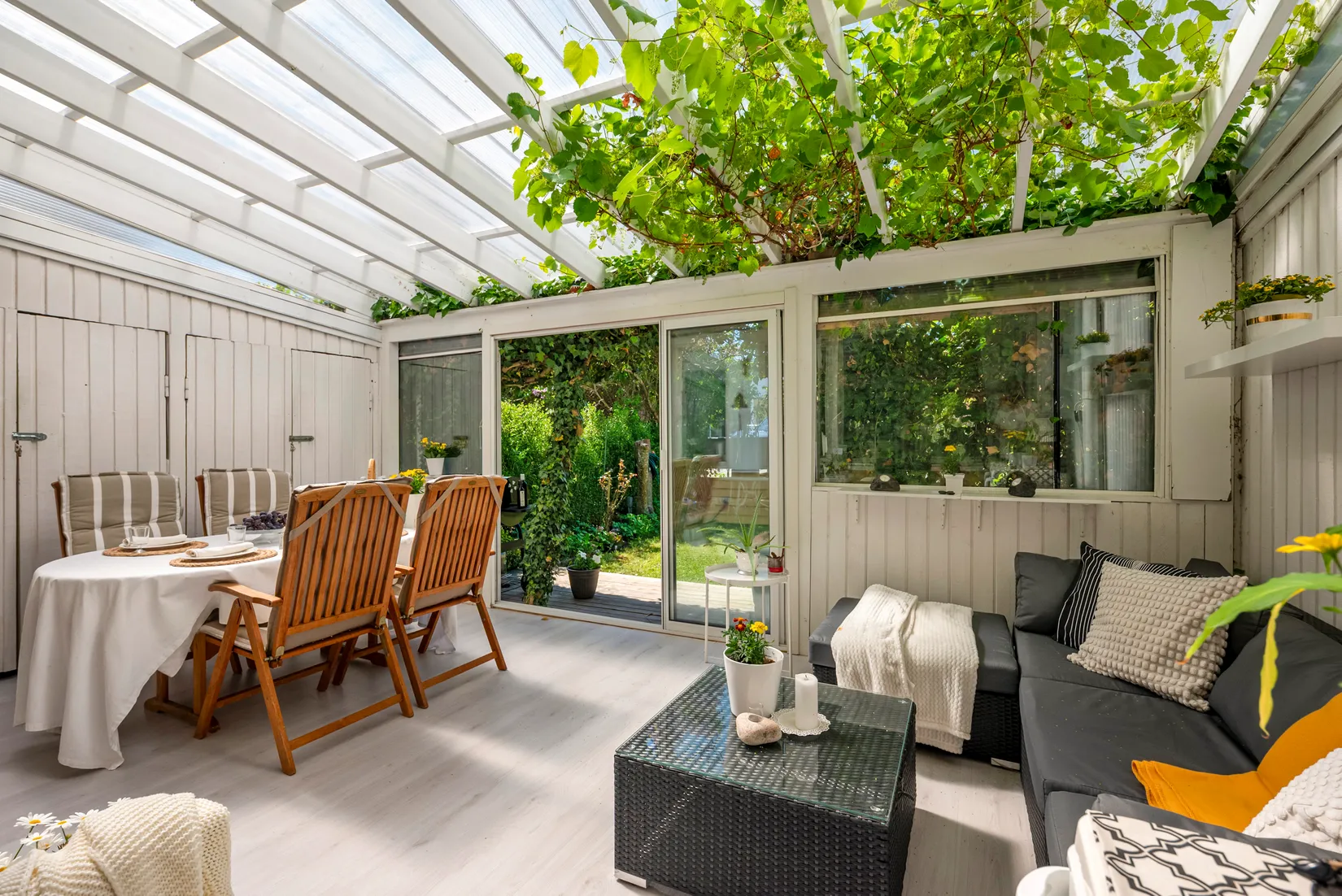 Villa, Radhus, Kärrgränd 10, Kälvesta, Stockholm