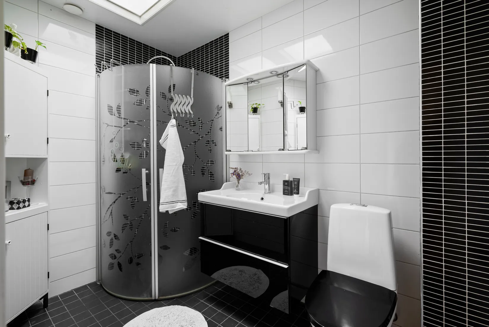 Villa, Radhus, Kärrgränd 10, Kälvesta, Stockholm