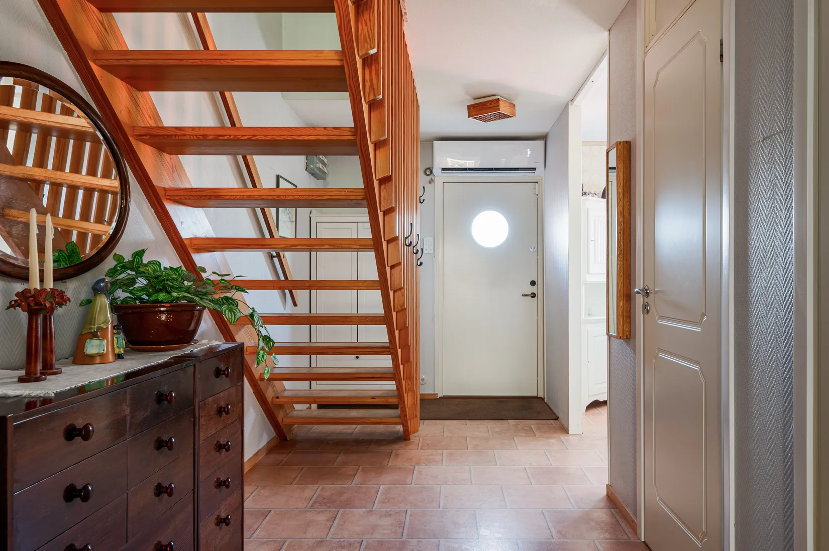 Villa, Radhus, Stallsbergsvägen 20E, Grankulla, Motala