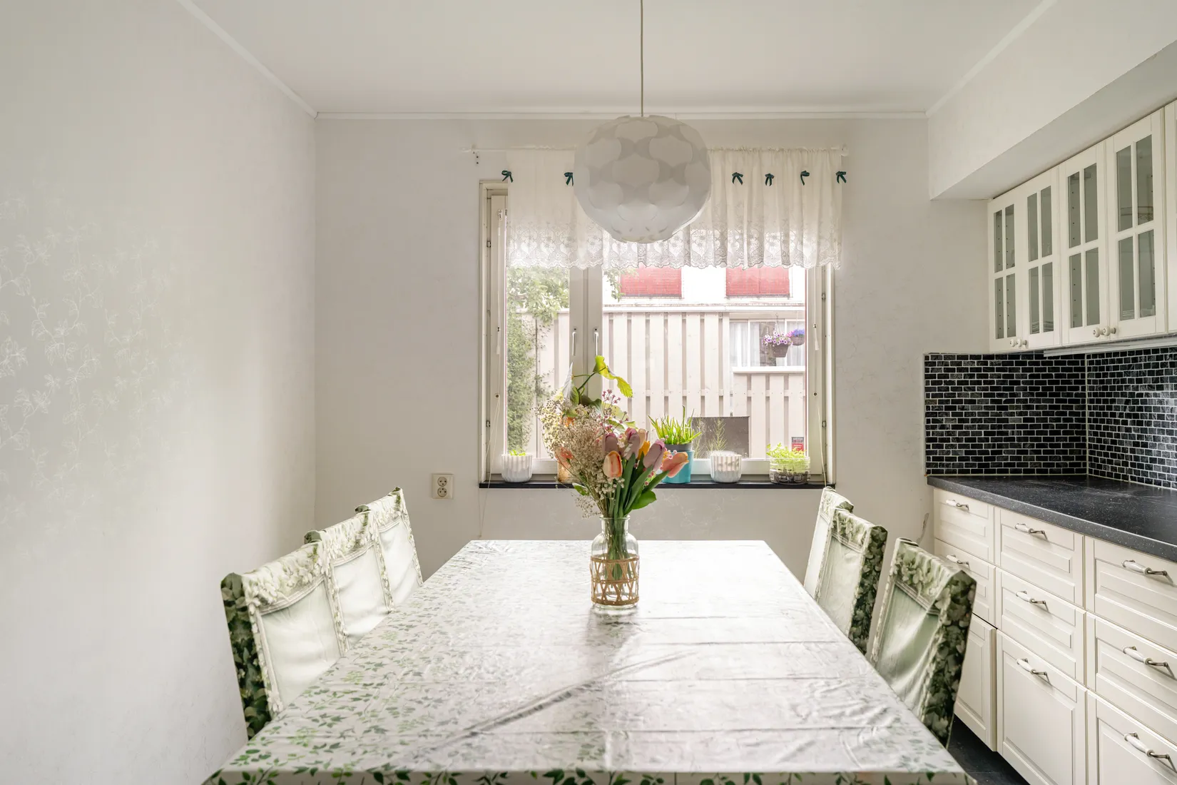 Villa, Radhus, TETORPSVÄGEN 34, Centralt Väsby, Upplands Väsby