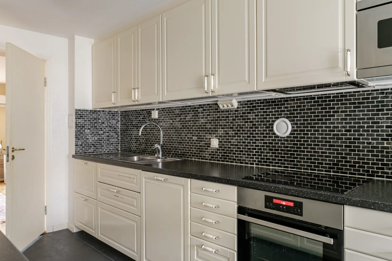 Villa, Radhus, TETORPSVÄGEN 34, Centralt Väsby, Upplands Väsby