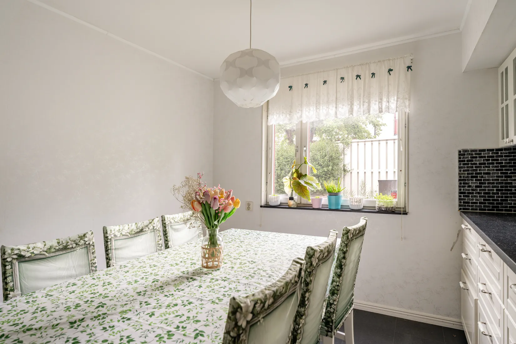 Villa, Radhus, TETORPSVÄGEN 34, Centralt Väsby, Upplands Väsby