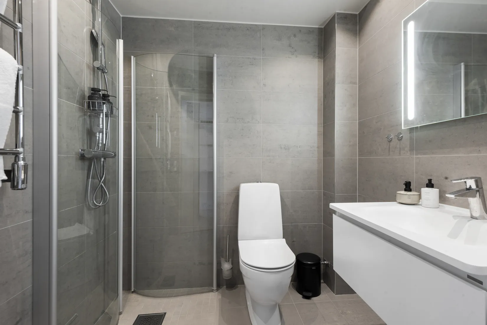Bostadsrätt, Radhus, Arningetorpsvägen 66, Hägerneholm, Arninge, Täby