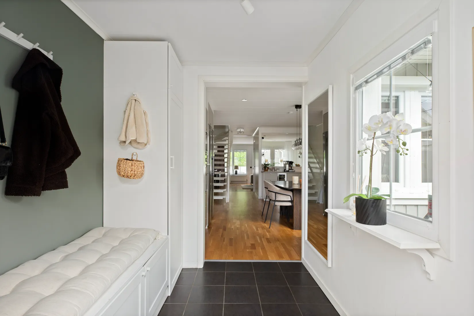 Villa, Radhus, Nöthårsvägen 33, Nåntuna, Uppsala