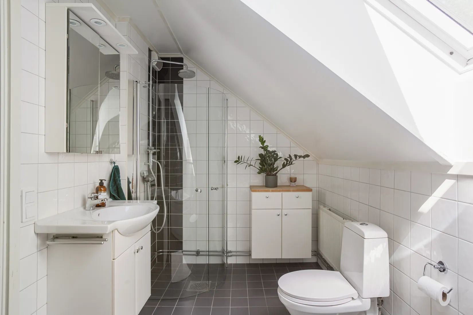 Bostadsrätt, Radhus, Jarlavägen 29, Södra Haga, Vallentuna