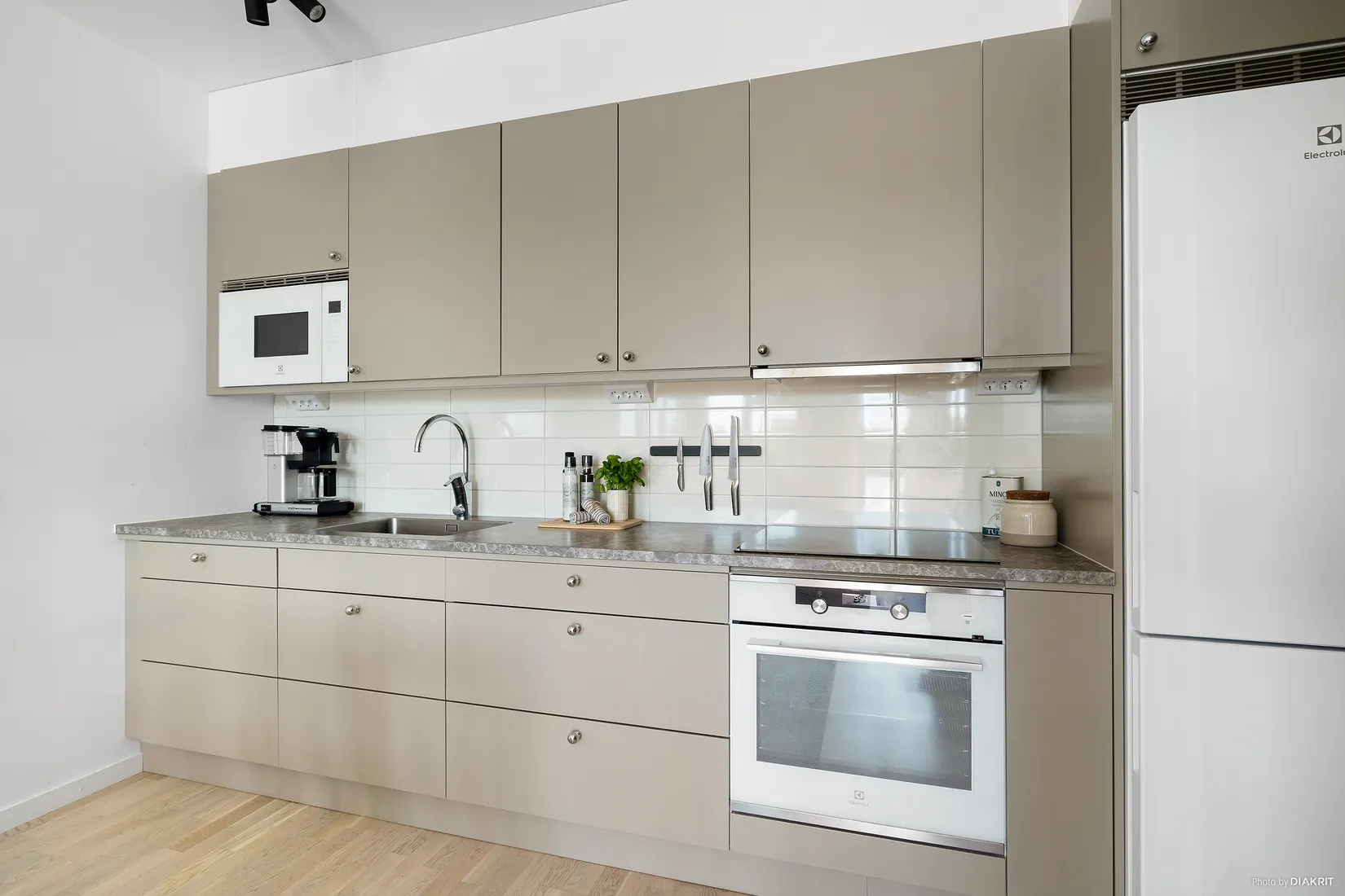 Bostadsrätt, Åkare Engströms Väg 5, 5 tr, Bromstensstaden, Stockholm