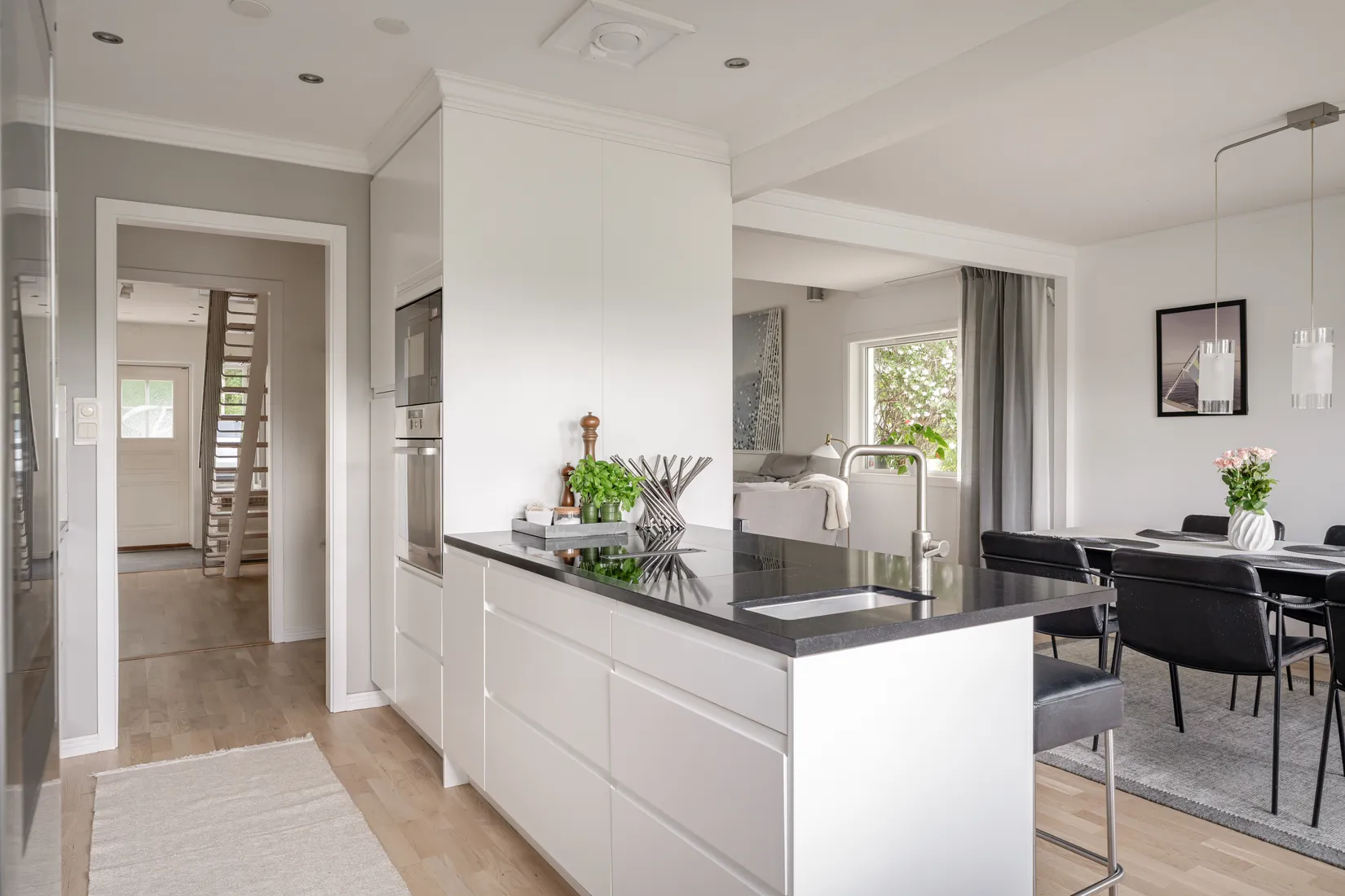 Villa, ÅSVÄGEN 11, Roslags näsby, Täby