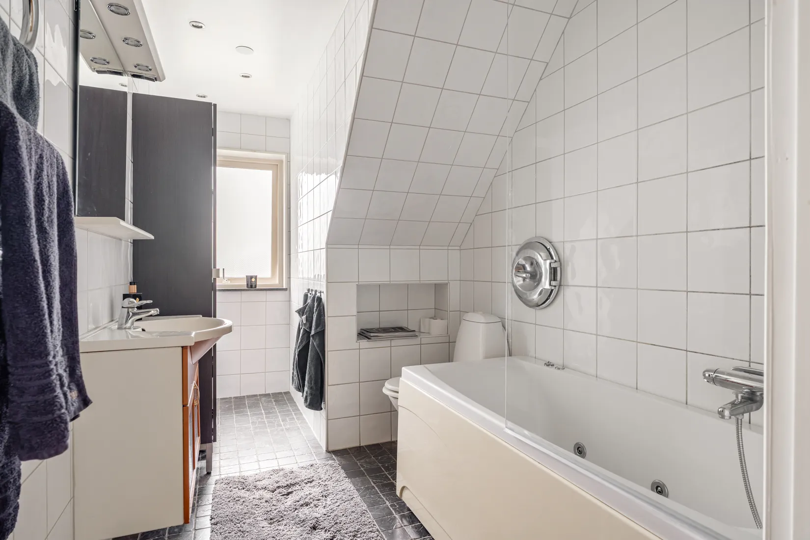 Villa, ÅSVÄGEN 11, Roslags näsby, Täby