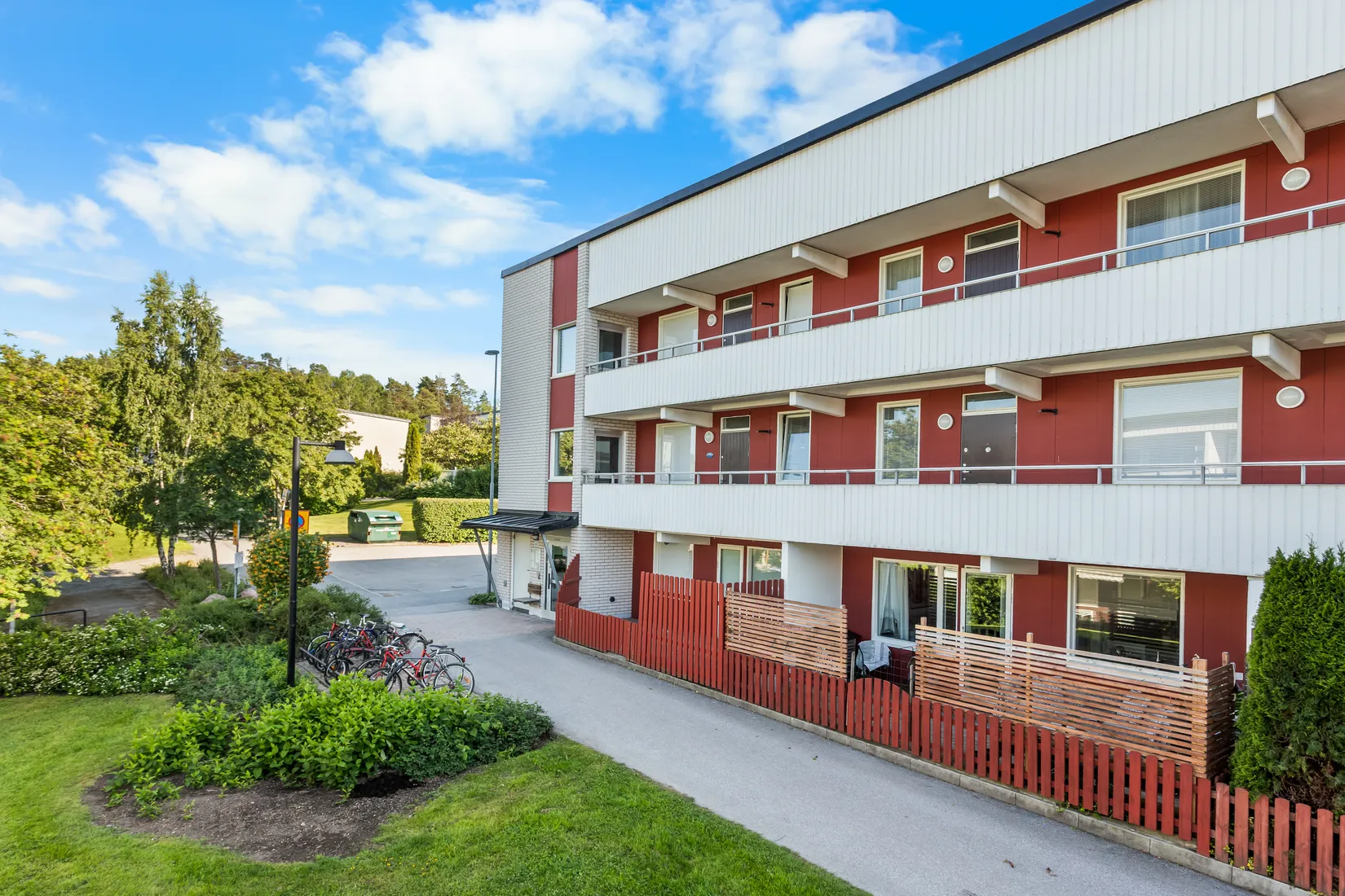 Bostadsrätt, Lomvägen 641, Kärrdal, Sollentuna