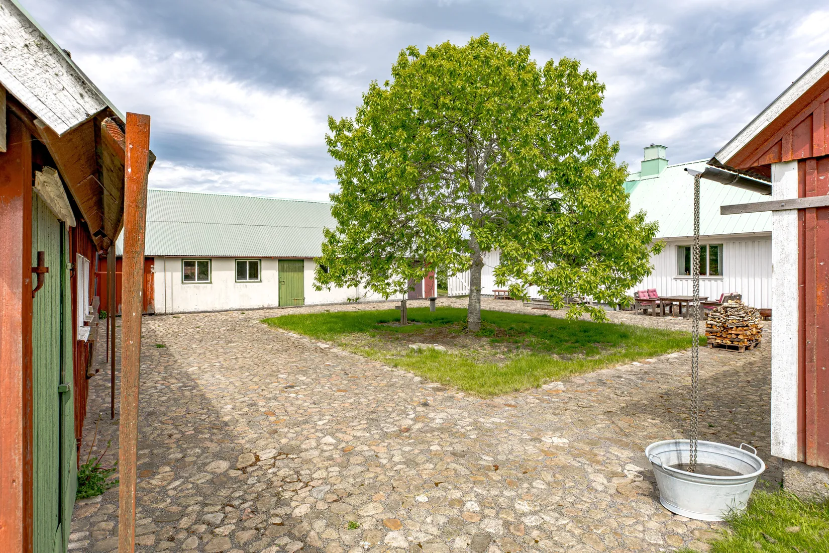 Gård/Skog, Lönestig 118, Glommen, Falkenberg