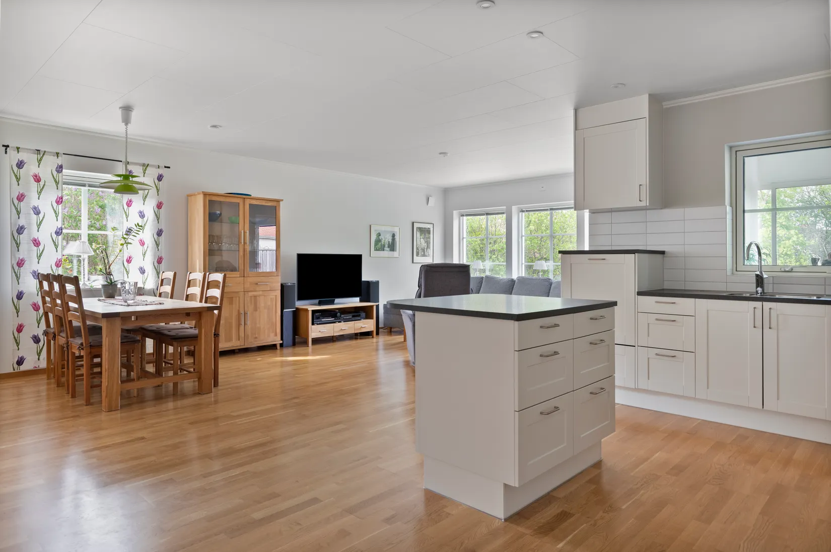 Villa, Radhus, Halladalsvägen 16B, Gamla Hulta, Ronneby