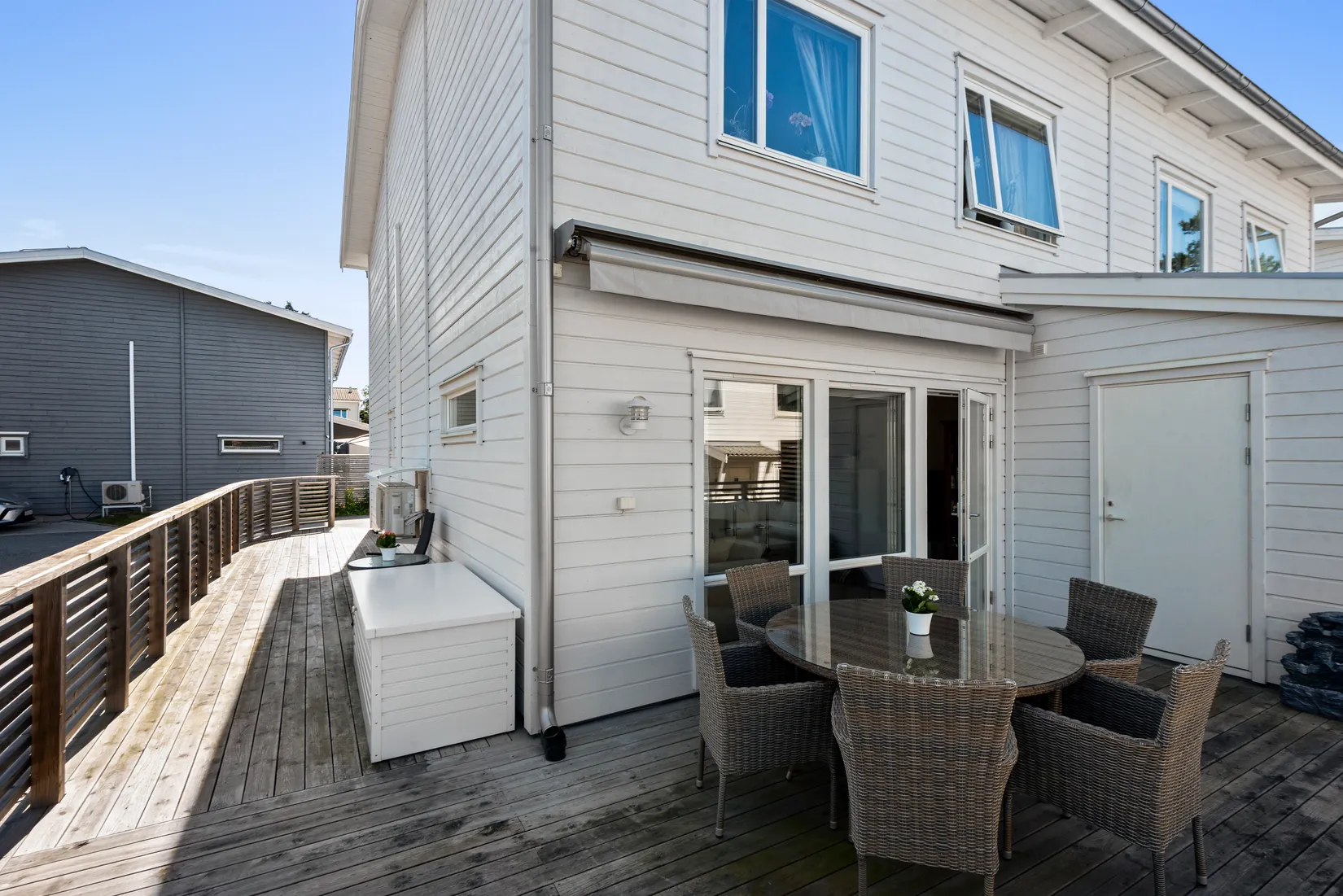 Radhus, Norra Atriumvägen 60, Kvisslingby, Österåker