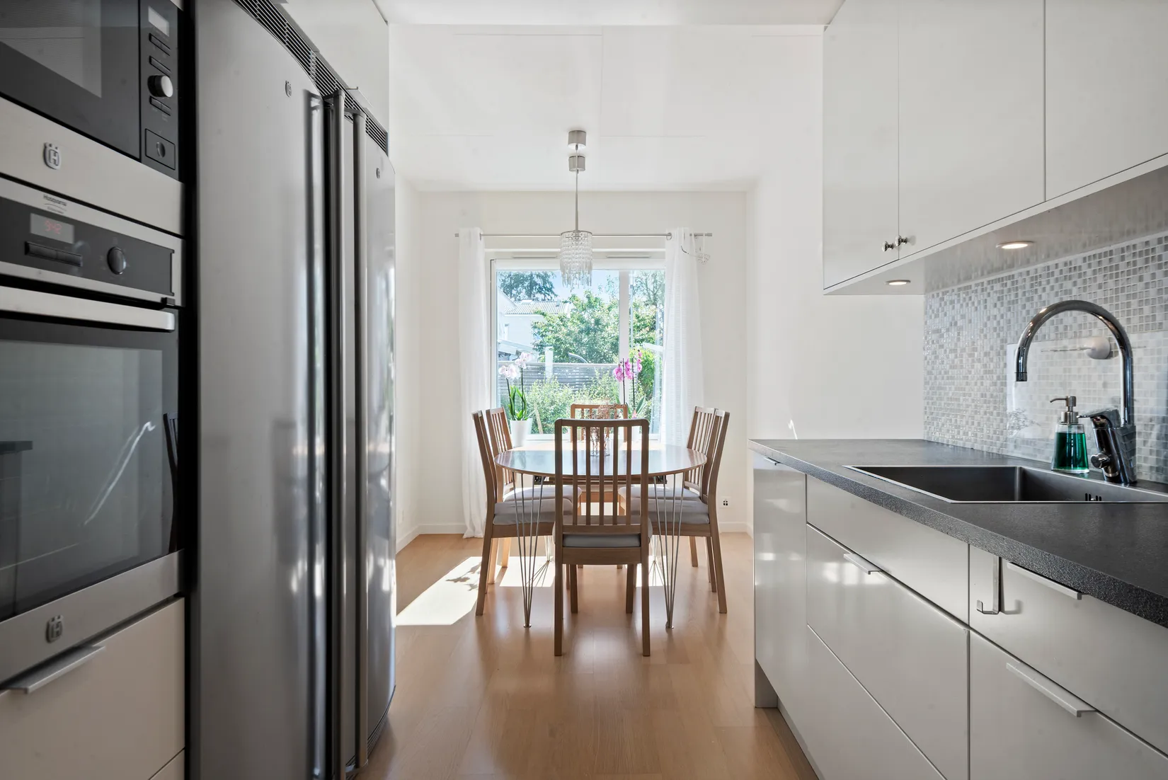 Radhus, Norra Atriumvägen 60, Kvisslingby, Österåker