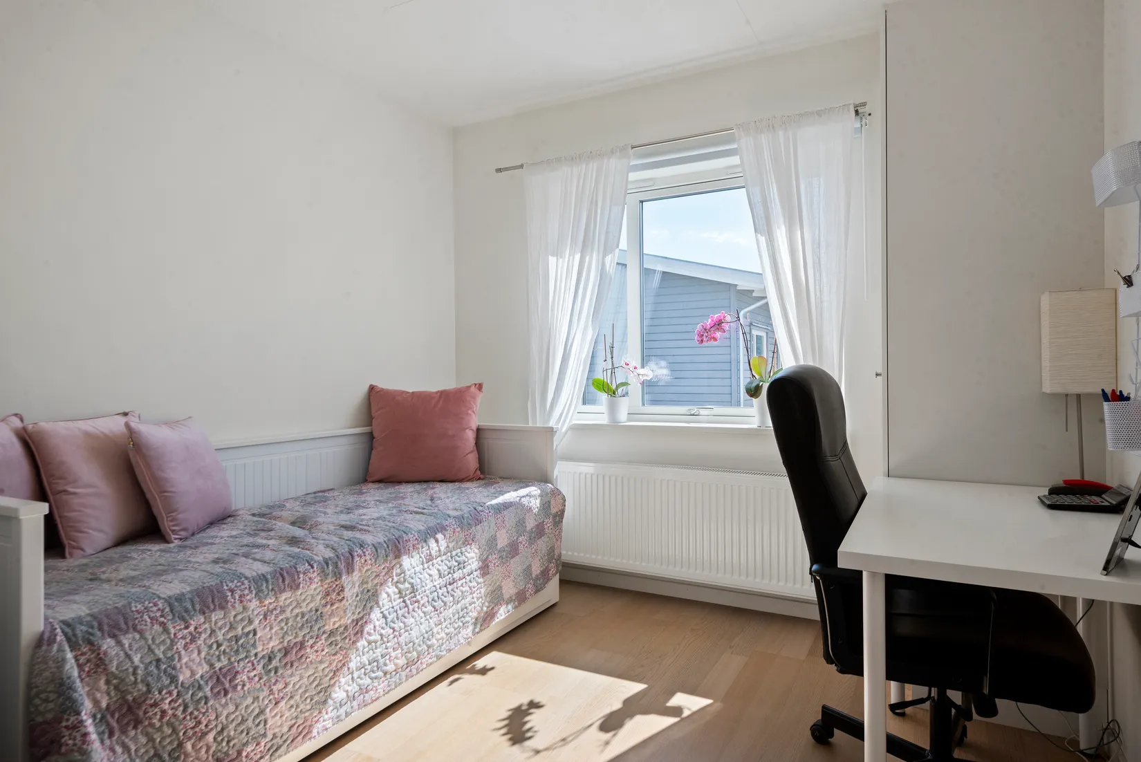 Radhus, Norra Atriumvägen 60, Kvisslingby, Österåker