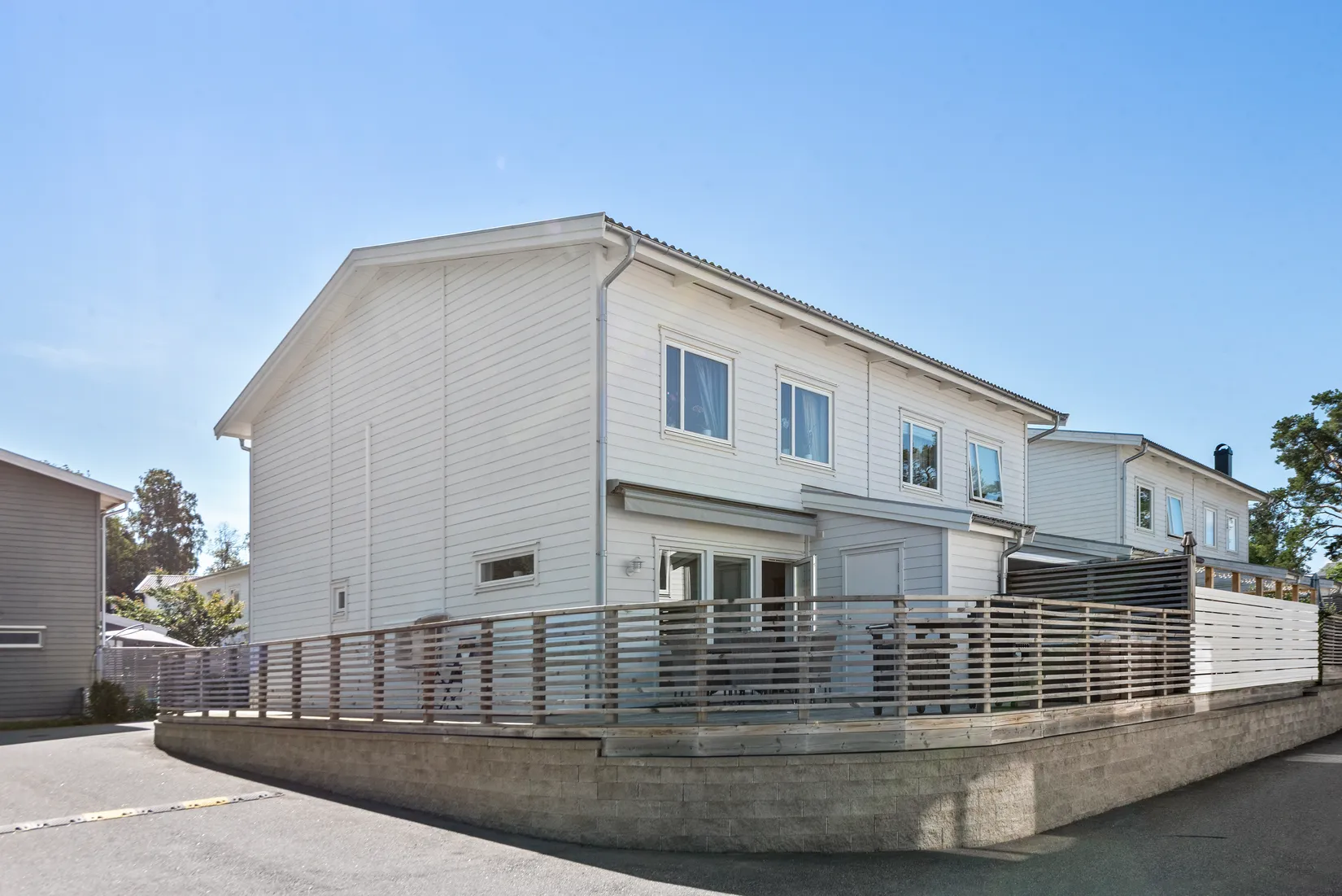 Radhus, Norra Atriumvägen 60, Kvisslingby, Österåker