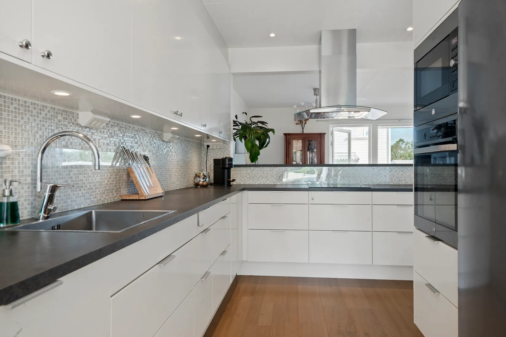 Radhus, Norra Atriumvägen 60, Kvisslingby, Österåker