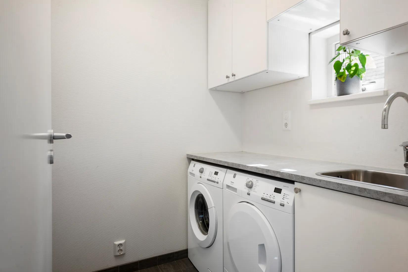 Radhus, Norra Atriumvägen 60, Kvisslingby, Österåker
