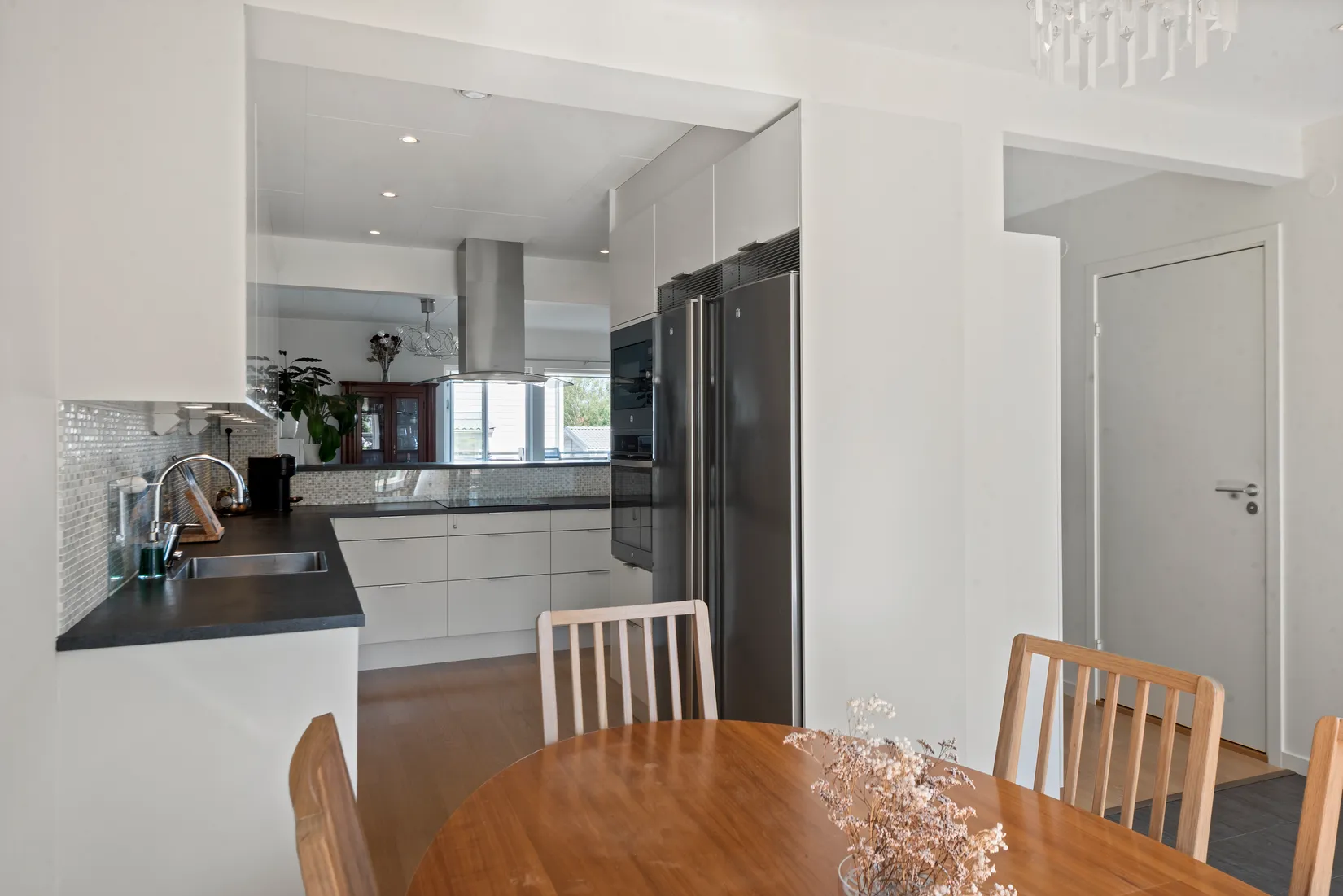 Radhus, Norra Atriumvägen 60, Kvisslingby, Österåker