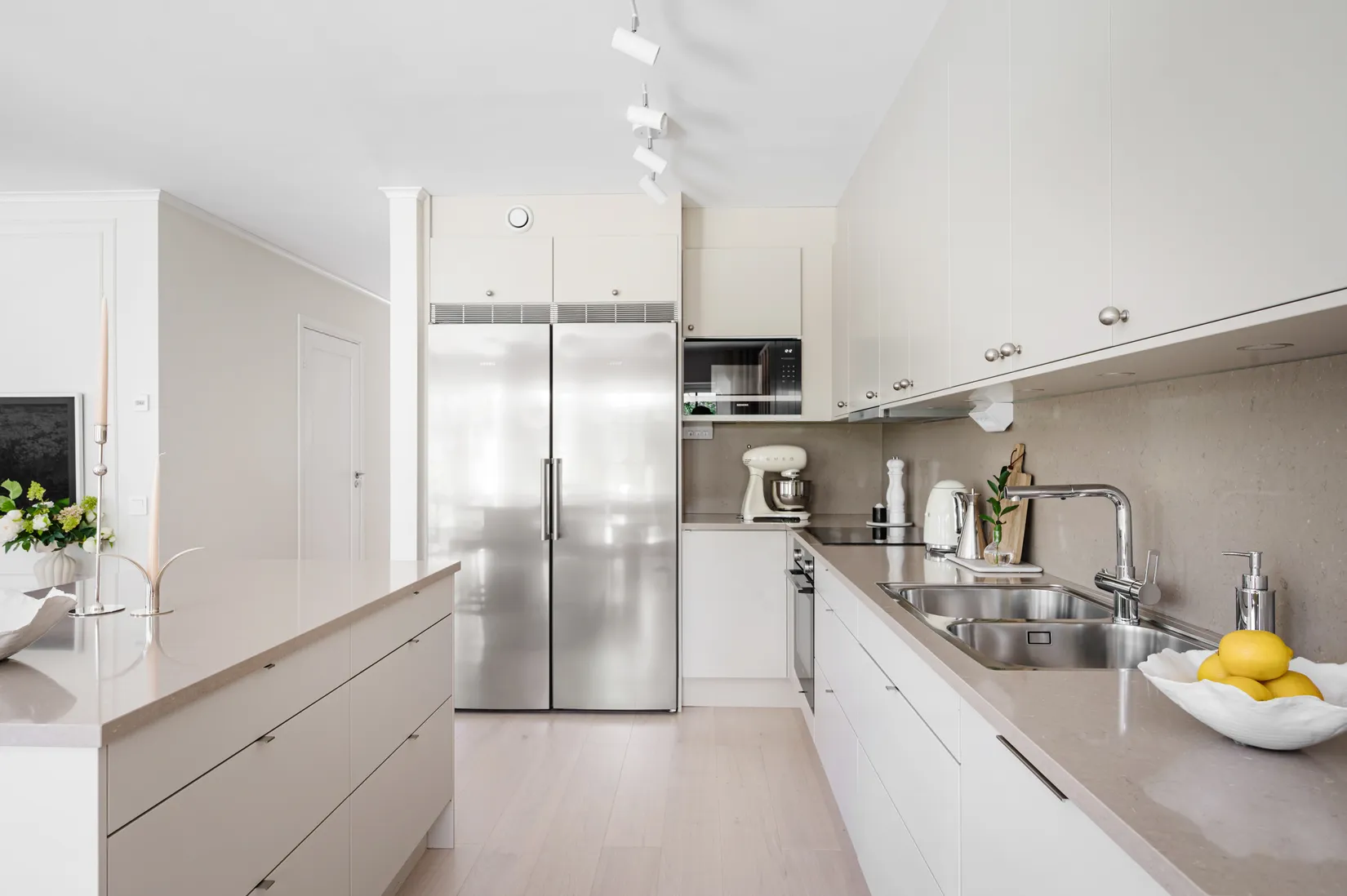 Radhus, Bondhagsvägen 7, Bro Mälarstad, Upplands-Bro
