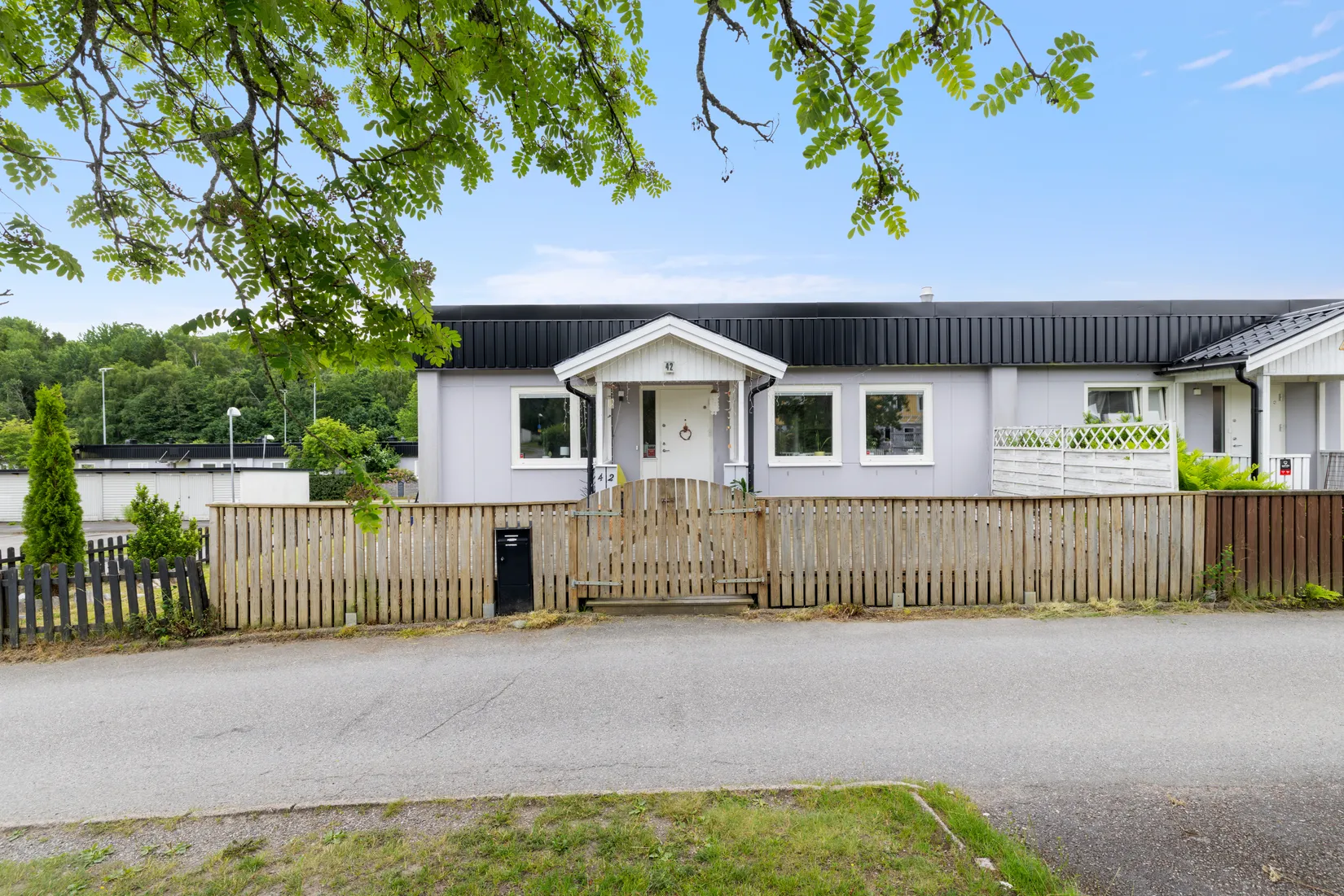 Radhus, Murarstigen 42, Salem