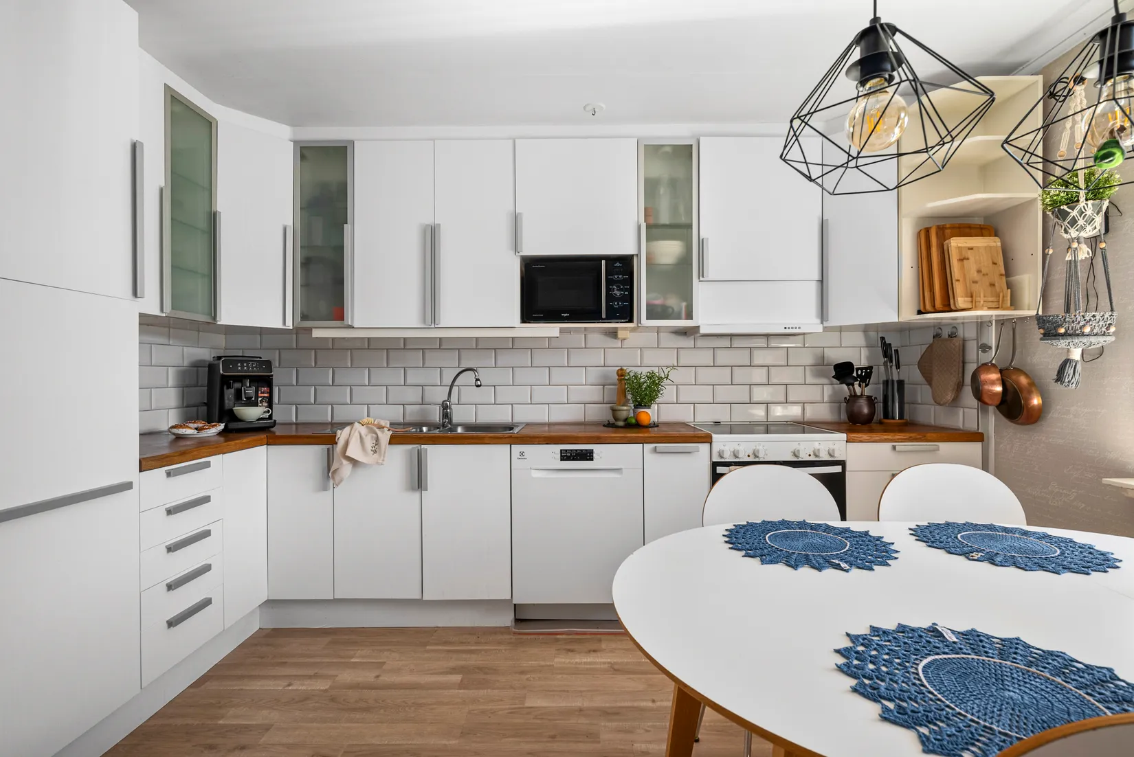 Villa, Radhus, Björnidegränd 249, Kälvesta, Stockholm