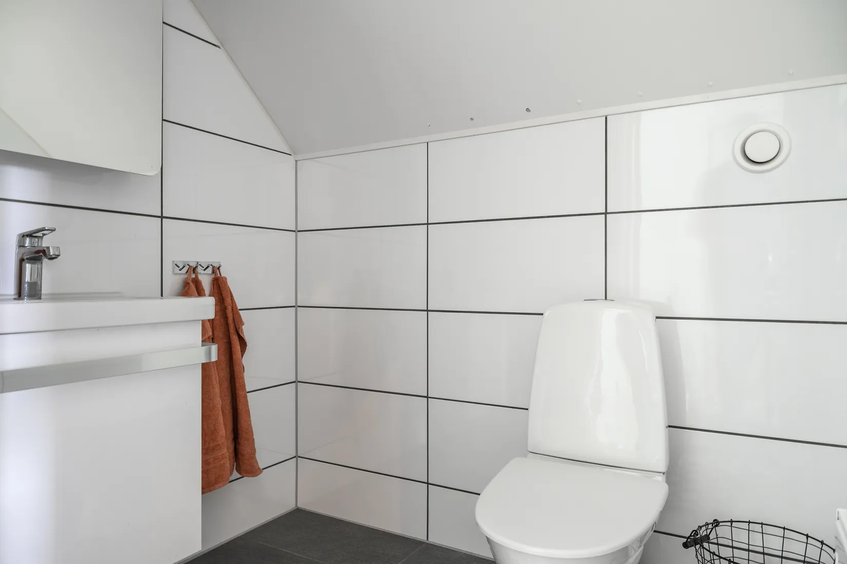 Villa, Vederslövs Nöbbele Vitadal 1, Växjö