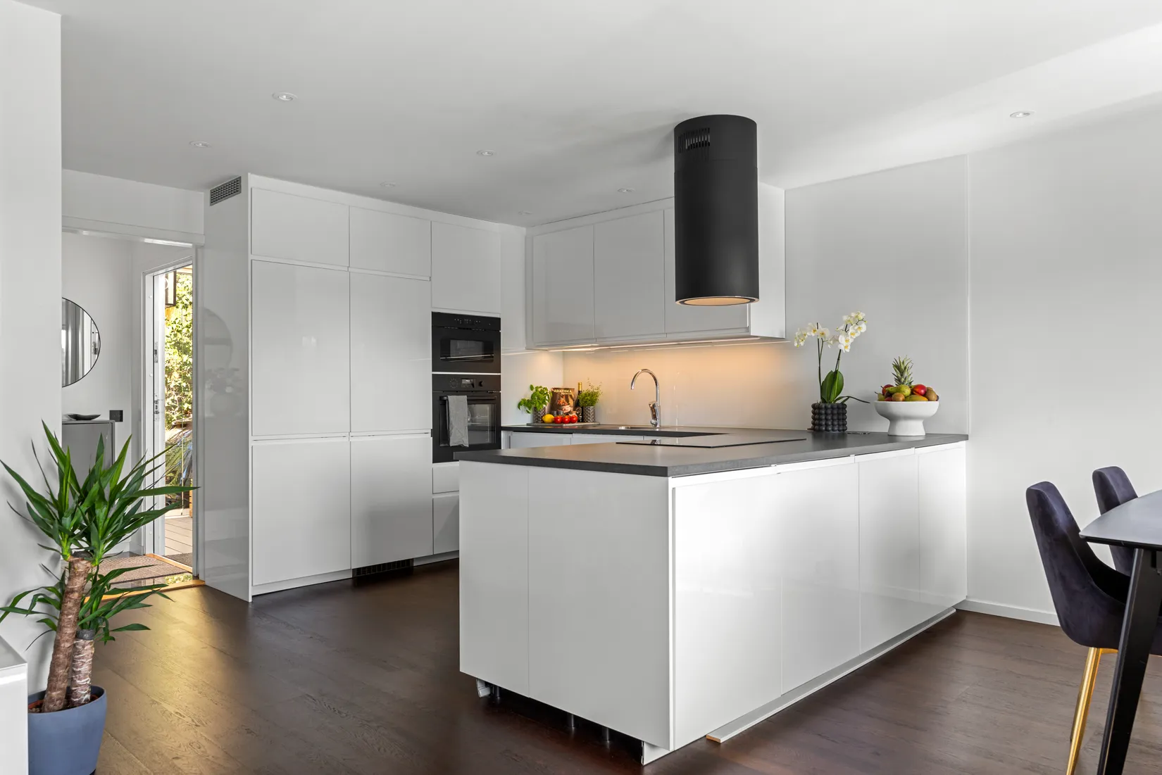 Radhus, Önskegången 91, Trollbäcken, Tyresö