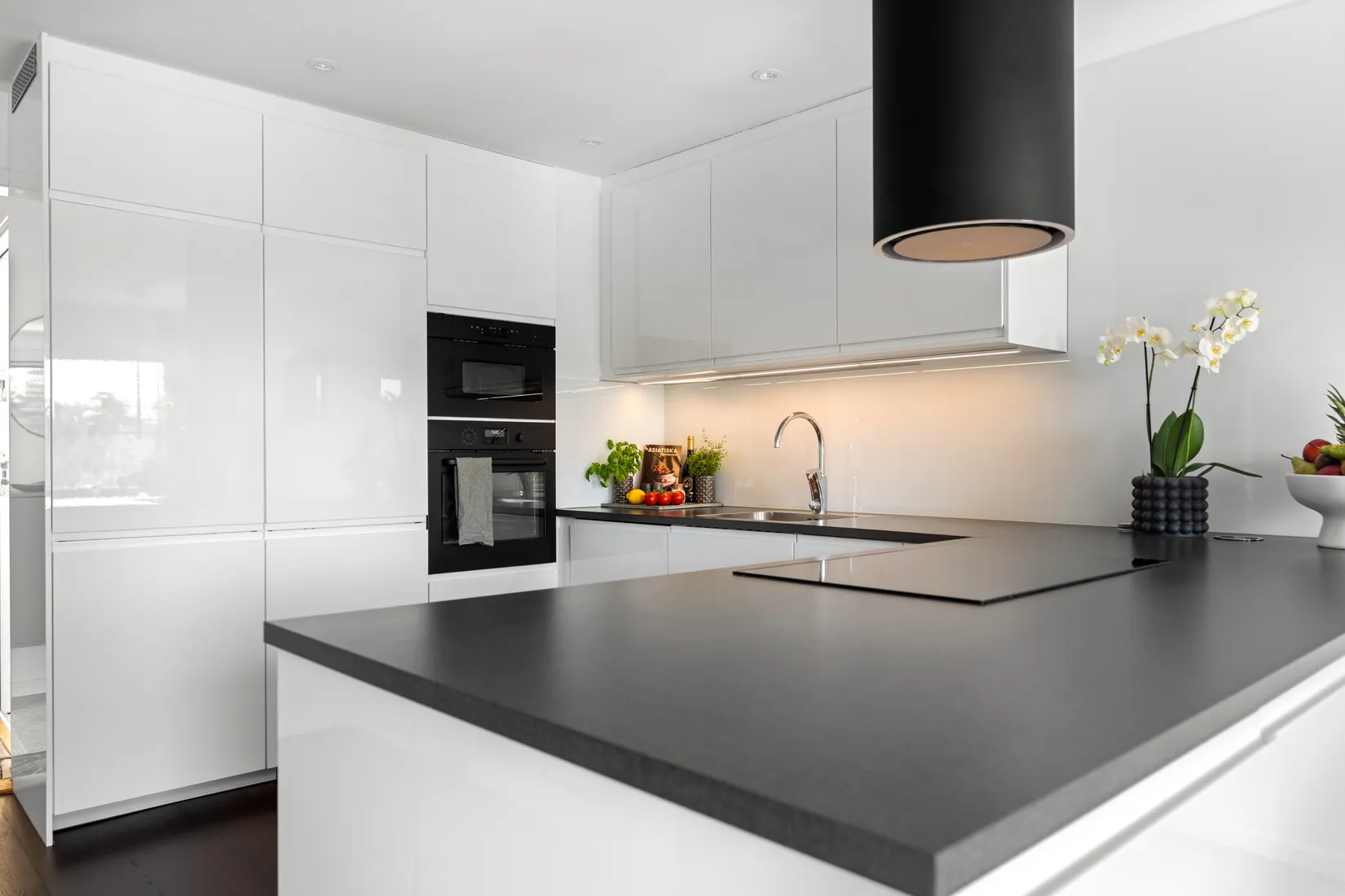 Radhus, Önskegången 91, Trollbäcken, Tyresö