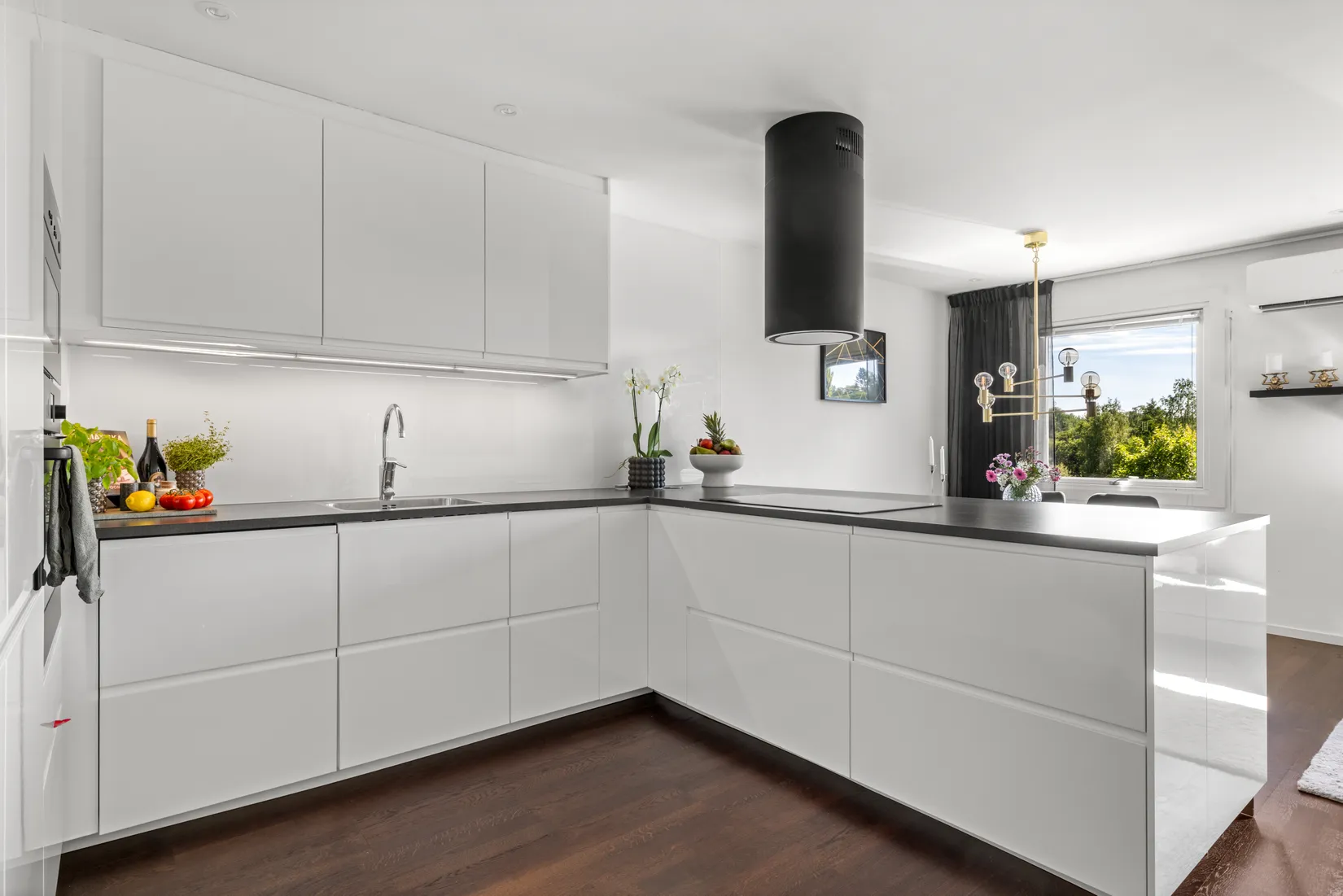 Radhus, Önskegången 91, Trollbäcken, Tyresö
