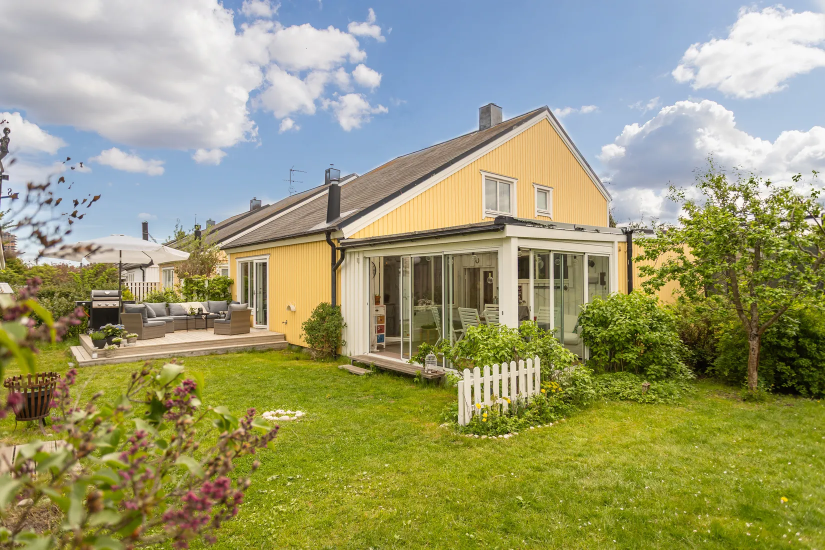 Villa, Radhus, Alströmervägen 33, Fågelsången, Sollentuna