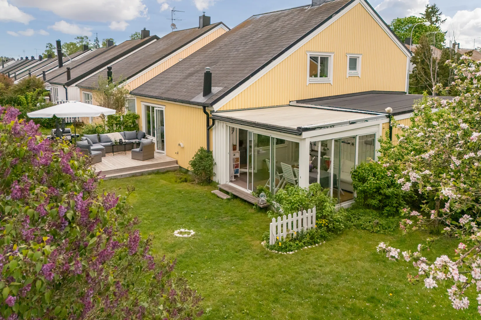 Villa, Radhus, Alströmervägen 33, Fågelsången, Sollentuna