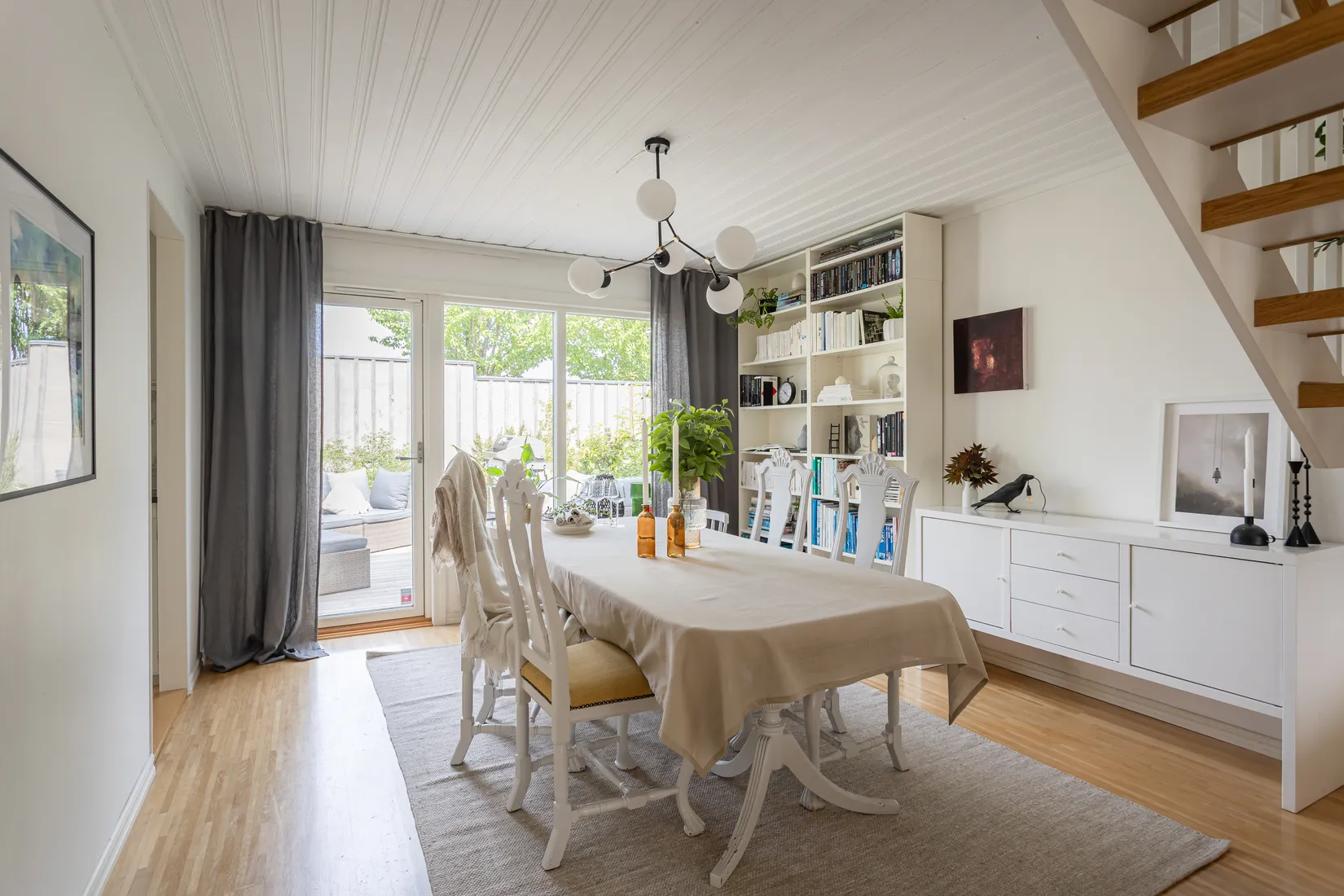Villa, Radhus, Alströmervägen 33, Fågelsången, Sollentuna