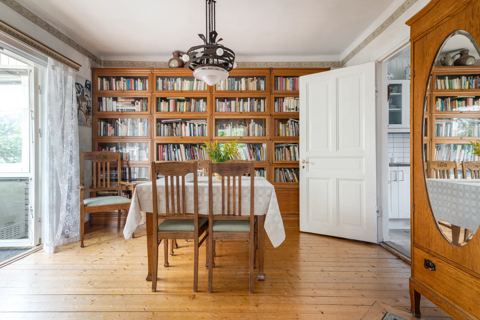 Radhus, Kungälvsgatan 27, Bagaregården, Göteborg