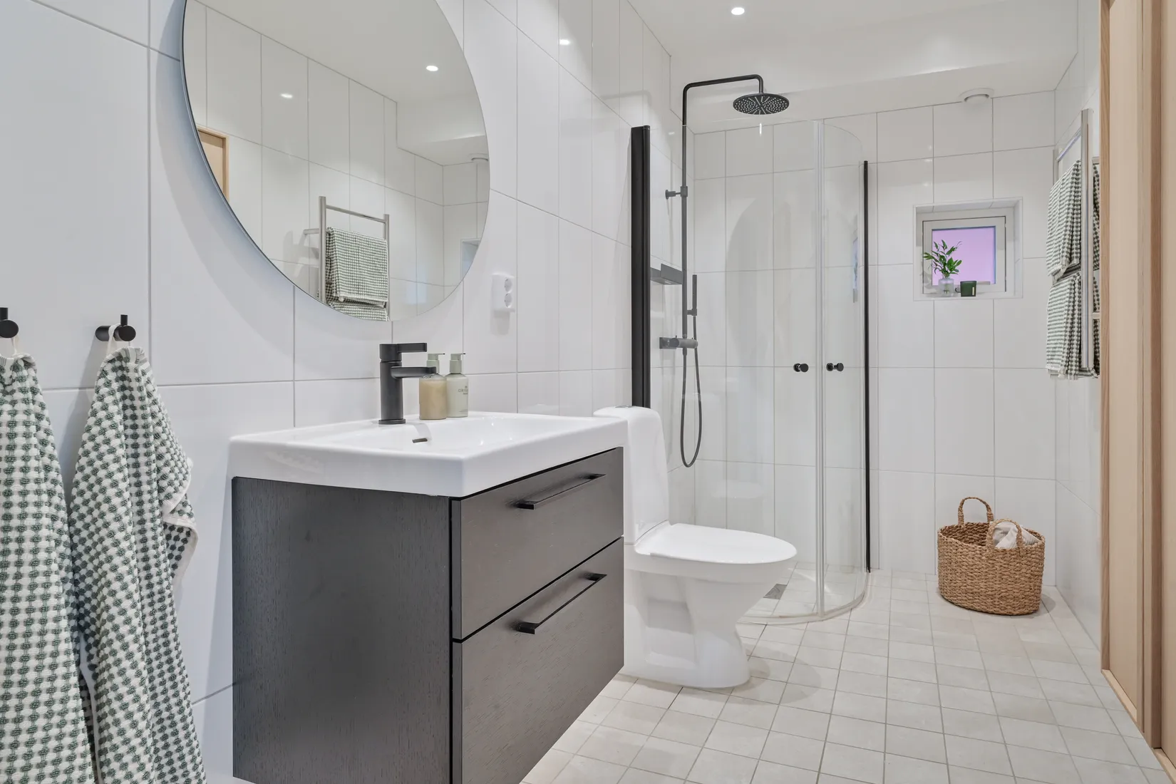 Villa, Årtaslingan 5, Wijk Oppgård, Upplands Väsby