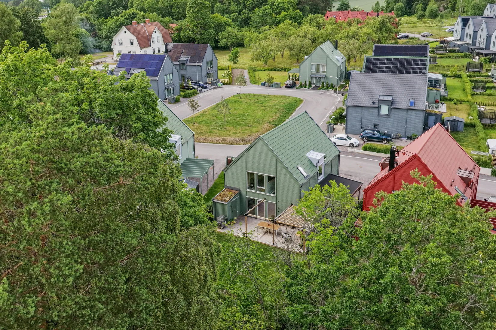 Villa, Årtaslingan 5, Wijk Oppgård, Upplands Väsby