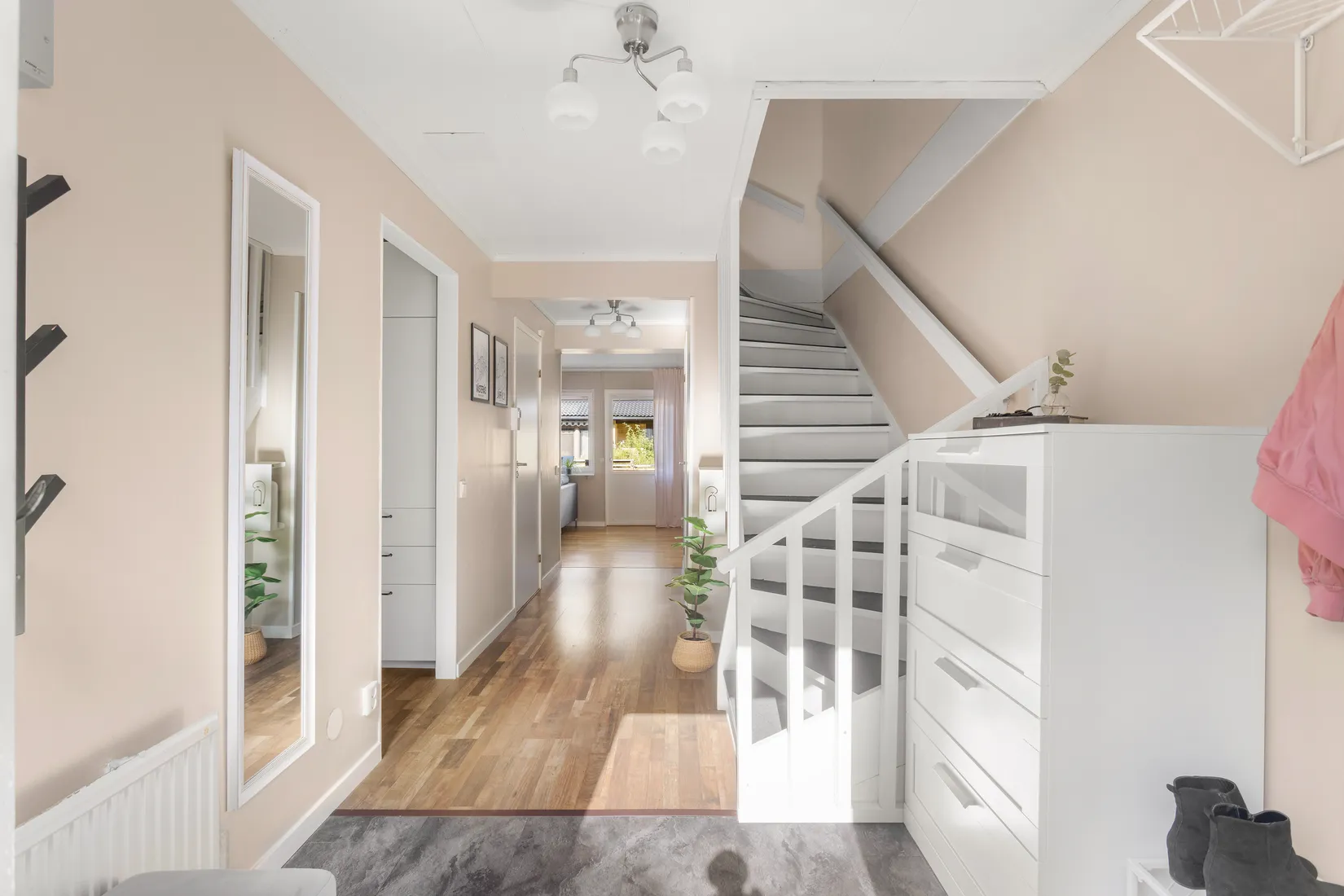 Radhus, Stora björnens gränd 63, Skälby, Järfälla