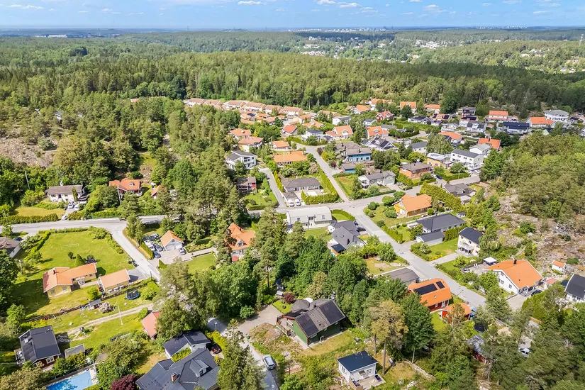 Villa, Riddarvägen 6, Botkyrka