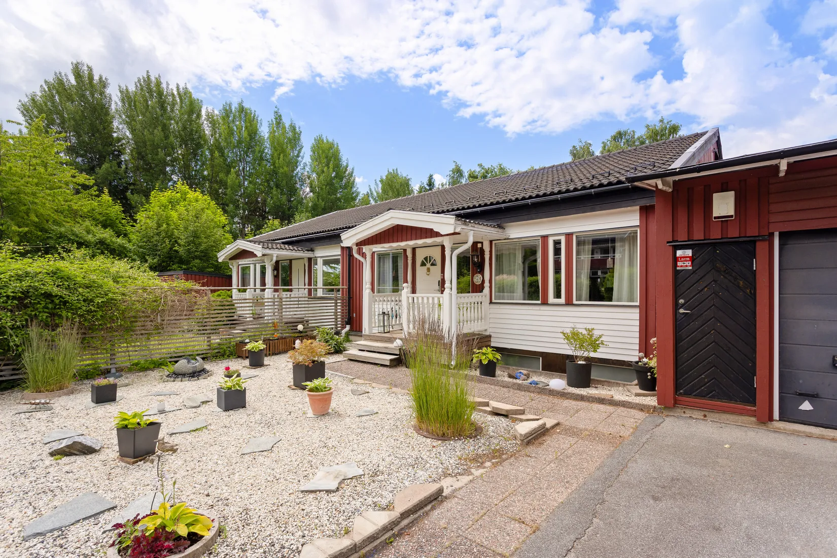 Villa, Radhus, Stallbacken 14, Viksjö, Järfälla