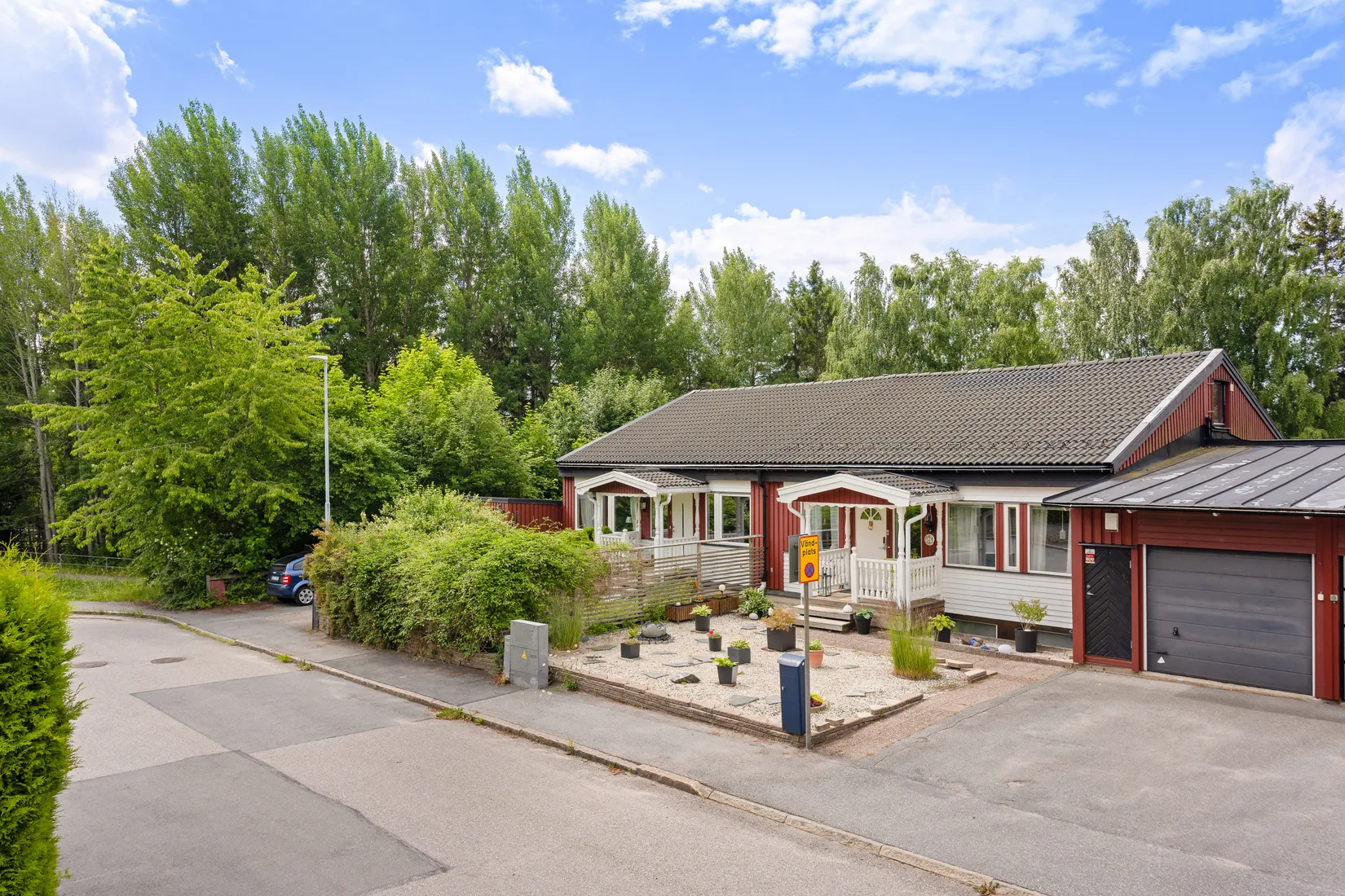 Villa, Radhus, Stallbacken 14, Viksjö, Järfälla
