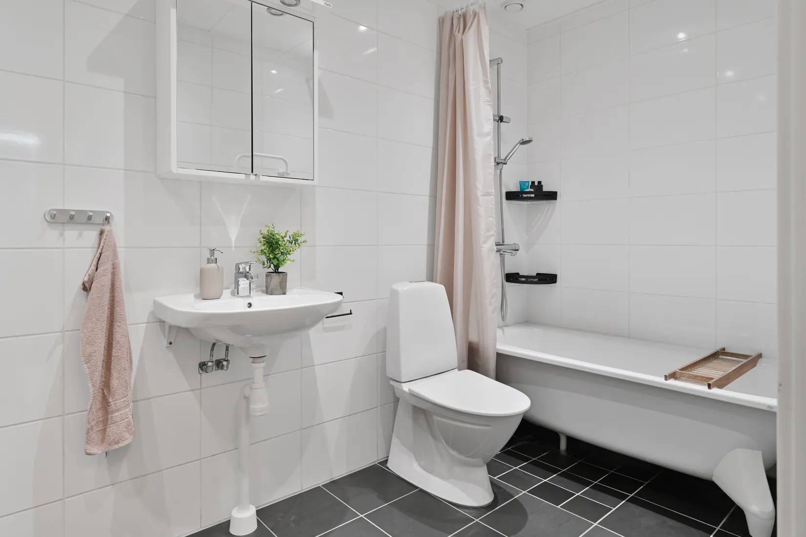 Bostadsrätt, Fänriksvägen 7, Barkarbystaden, Järfälla