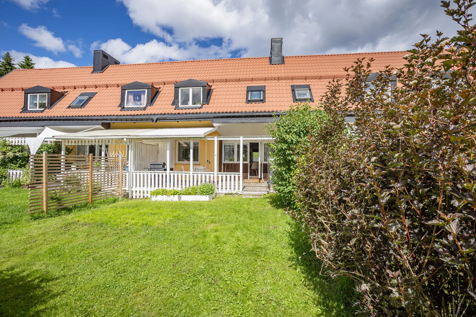 Radhus, Hällevägen 11F, Hemmanet, Sundsvall