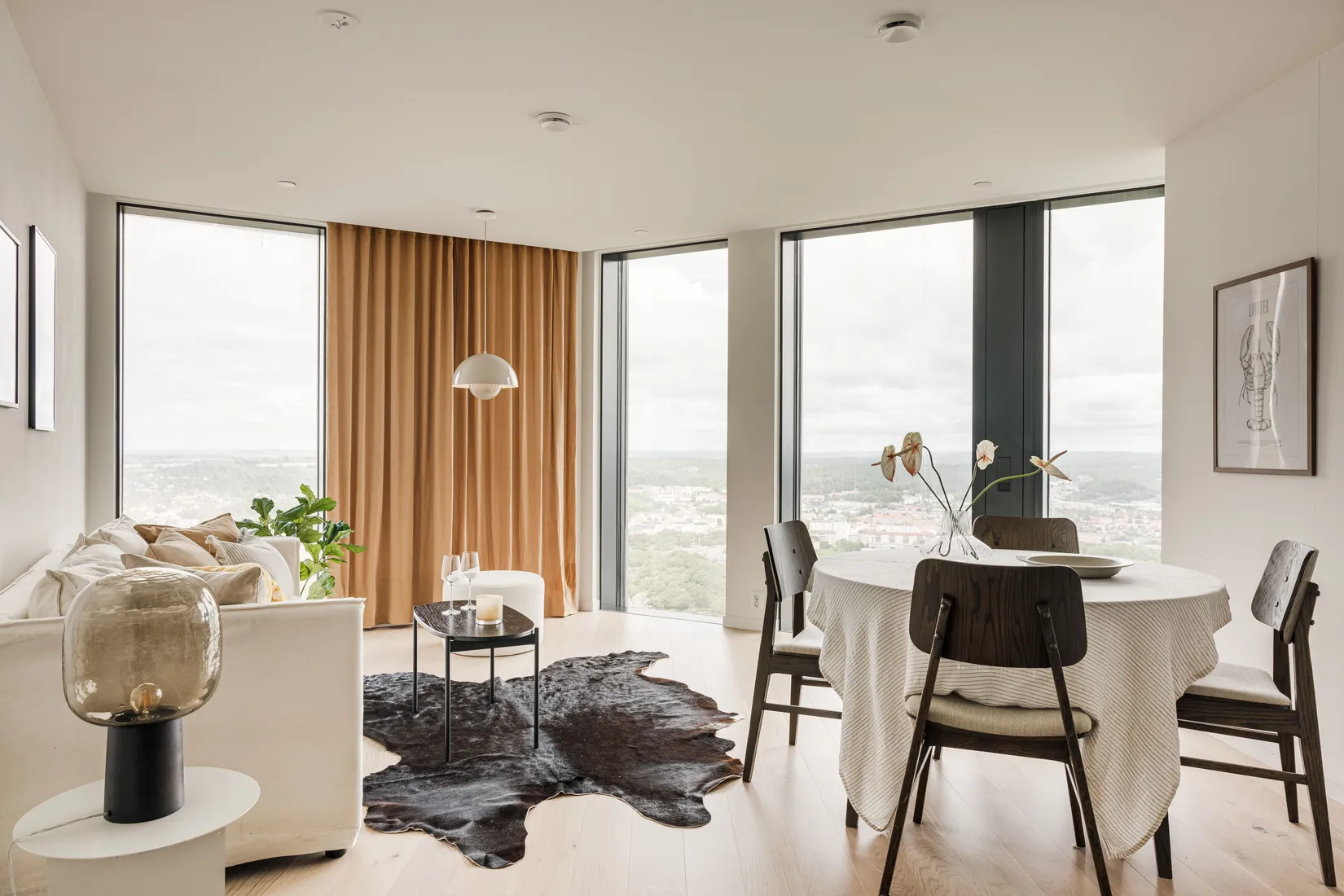 Bostadsrätt, Lodjursstråket 1 (Karlatornet Vån 45), Lindholmen, Göteborg